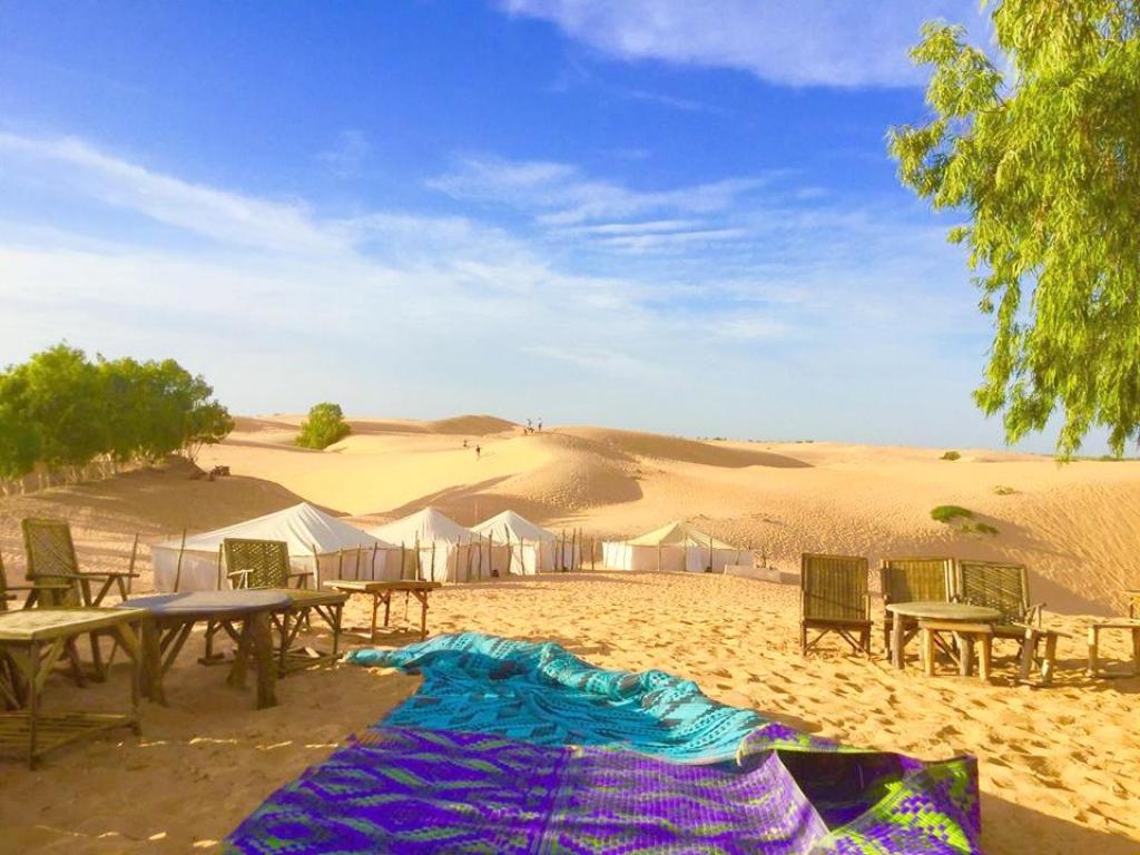 Dunes, campement et aventure dans le Désert de Lompoul au Sénégal | Lac Rose Tour Aventure