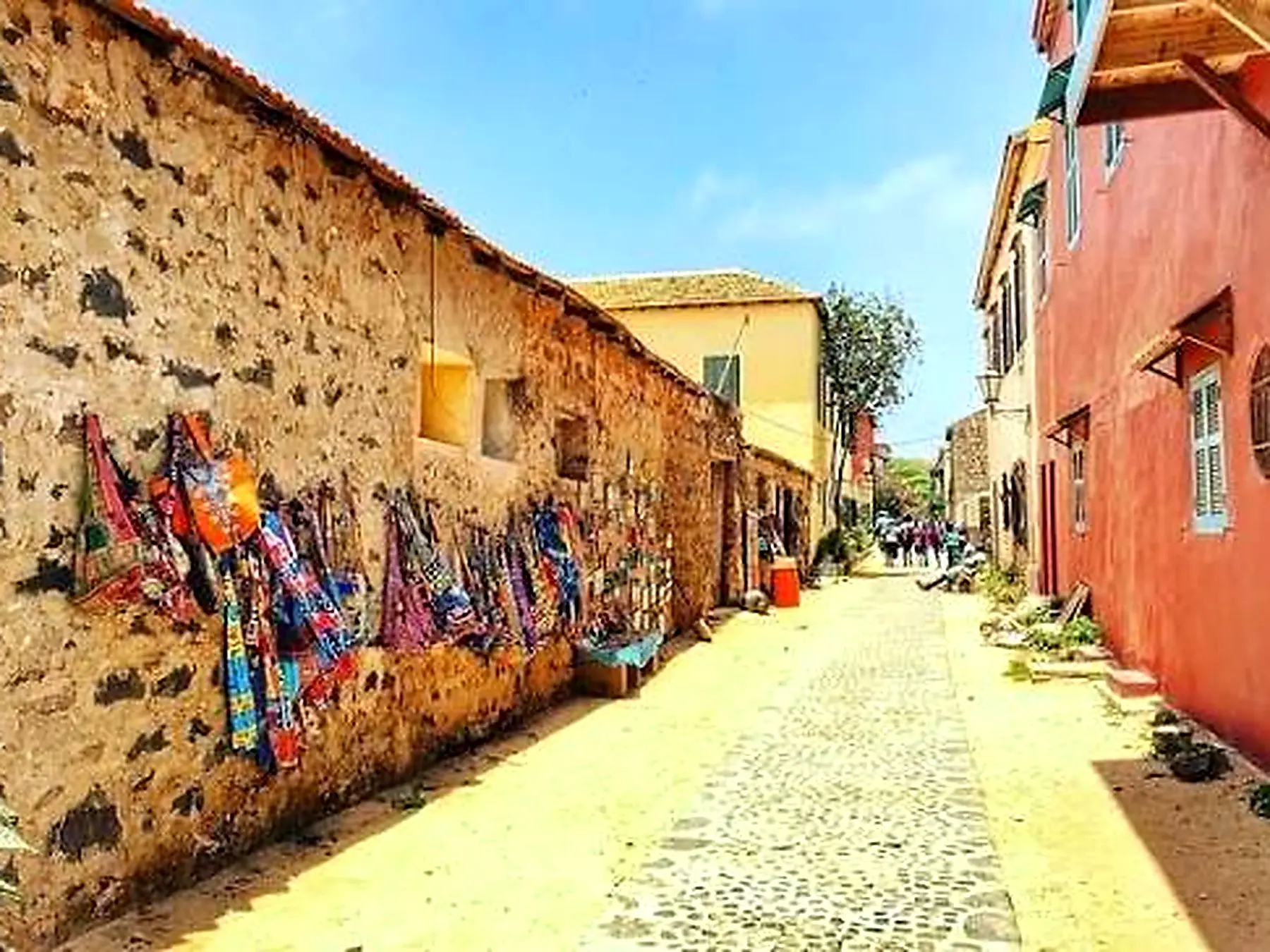 Patrimoine, histoire et architecture de l'Île de Gorée au Sénégal | Lac Rose Tour Aventure