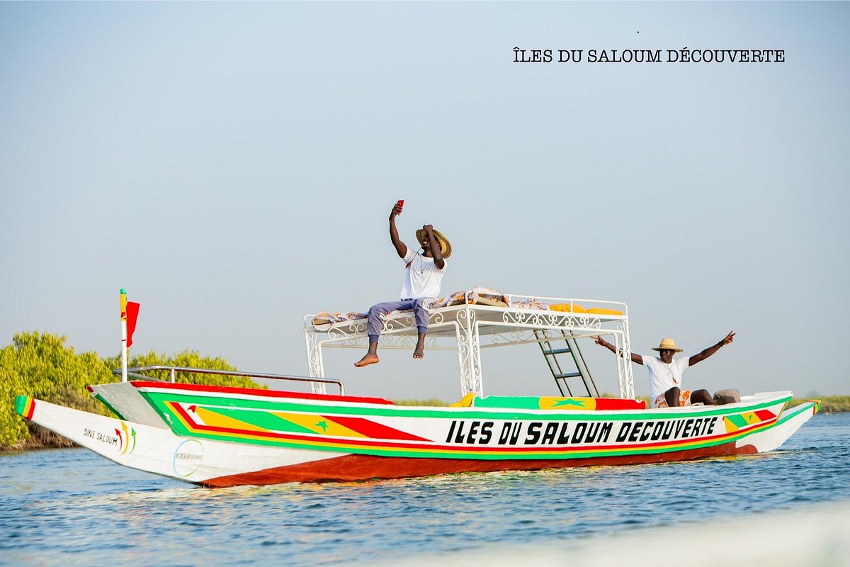 Excursion Sine Saloum Sénégal en pirogue – balade dans les mangroves au coucher de soleil avec Lac Rose Aventure
