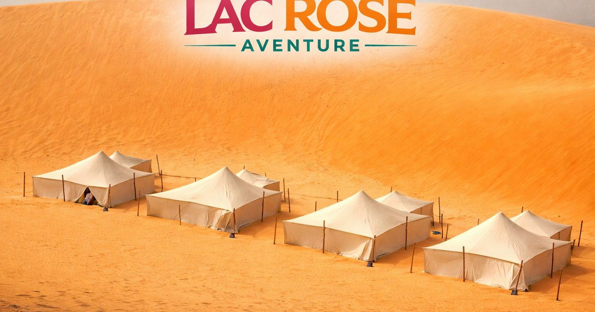 Paysage du désert de Lompoul au Sénégal avec ses dunes et tentes – expérience excursion unique avec Lac Rose Aventure
