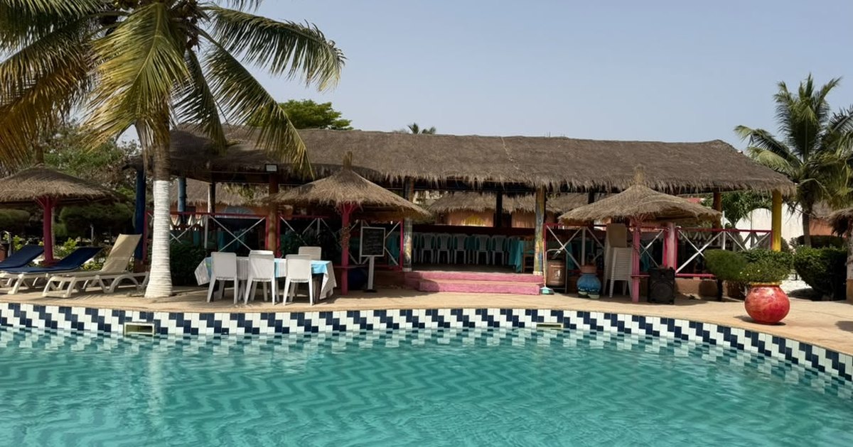 Piscine et espace détente du pack aventure au Lac Rose au Sénégal