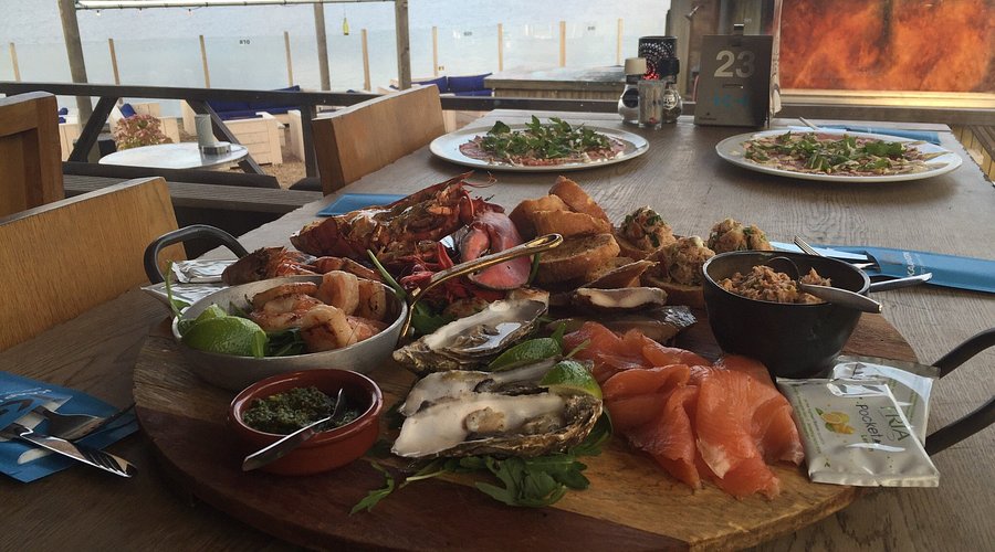 Generous lunch platter offered with a Yendou package at Lake Retba