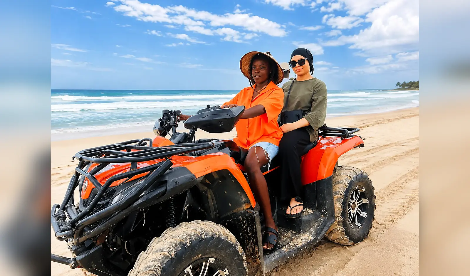 Excursion en quad entre pistes et plage à Lac Rose, Sénégal