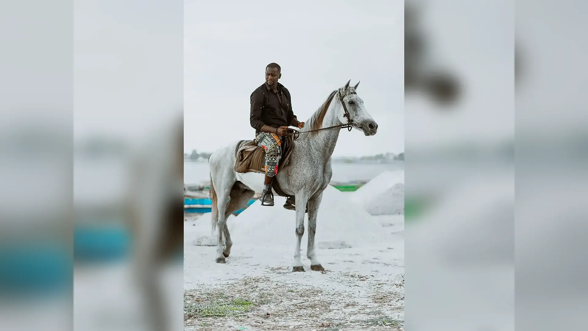 Paseo a caballo cerca del Lago Rosa en Lago Rosa, Senegal