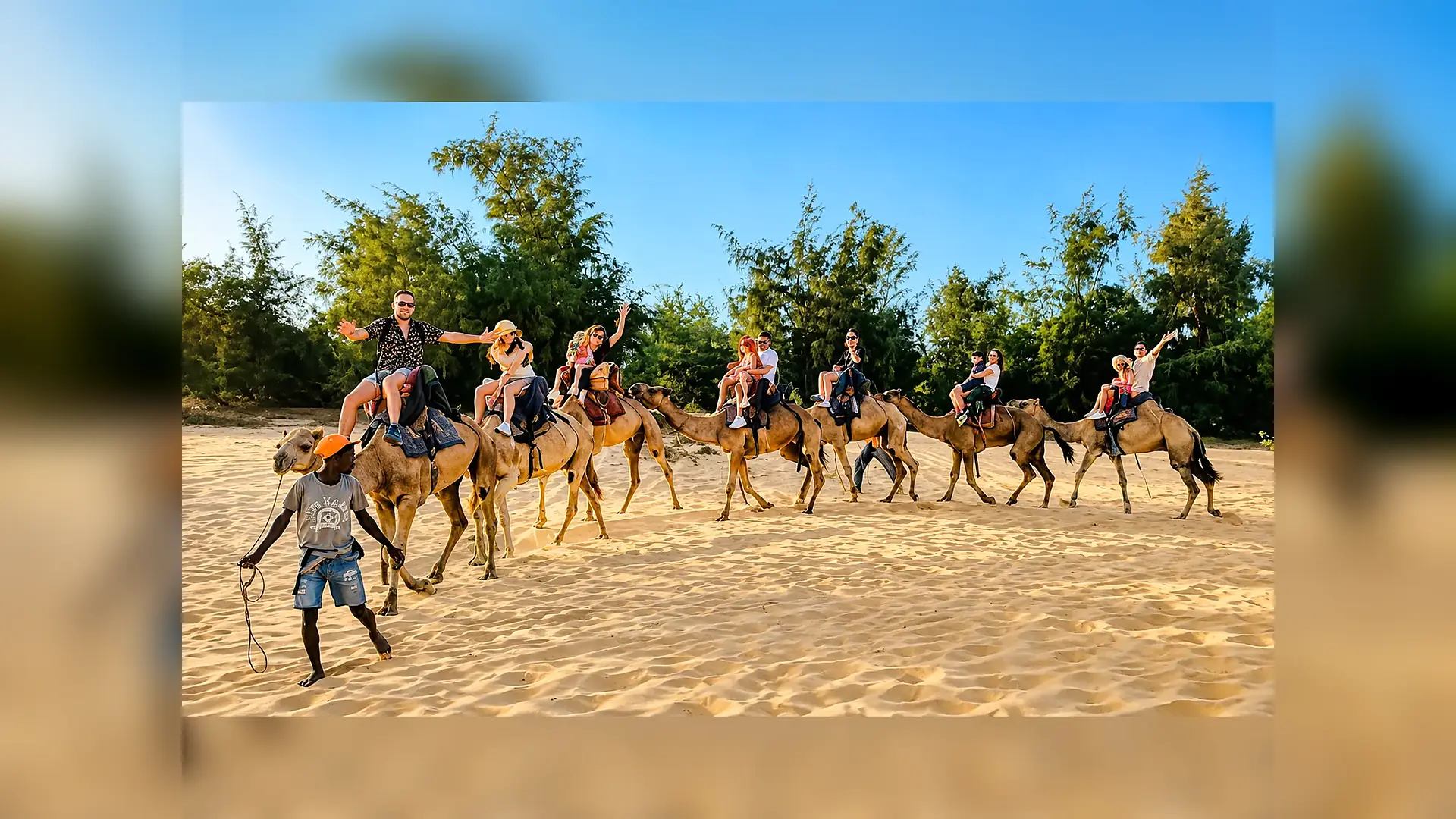 Paseo en dromedario por las dunas en Lago Rosa, Senegal