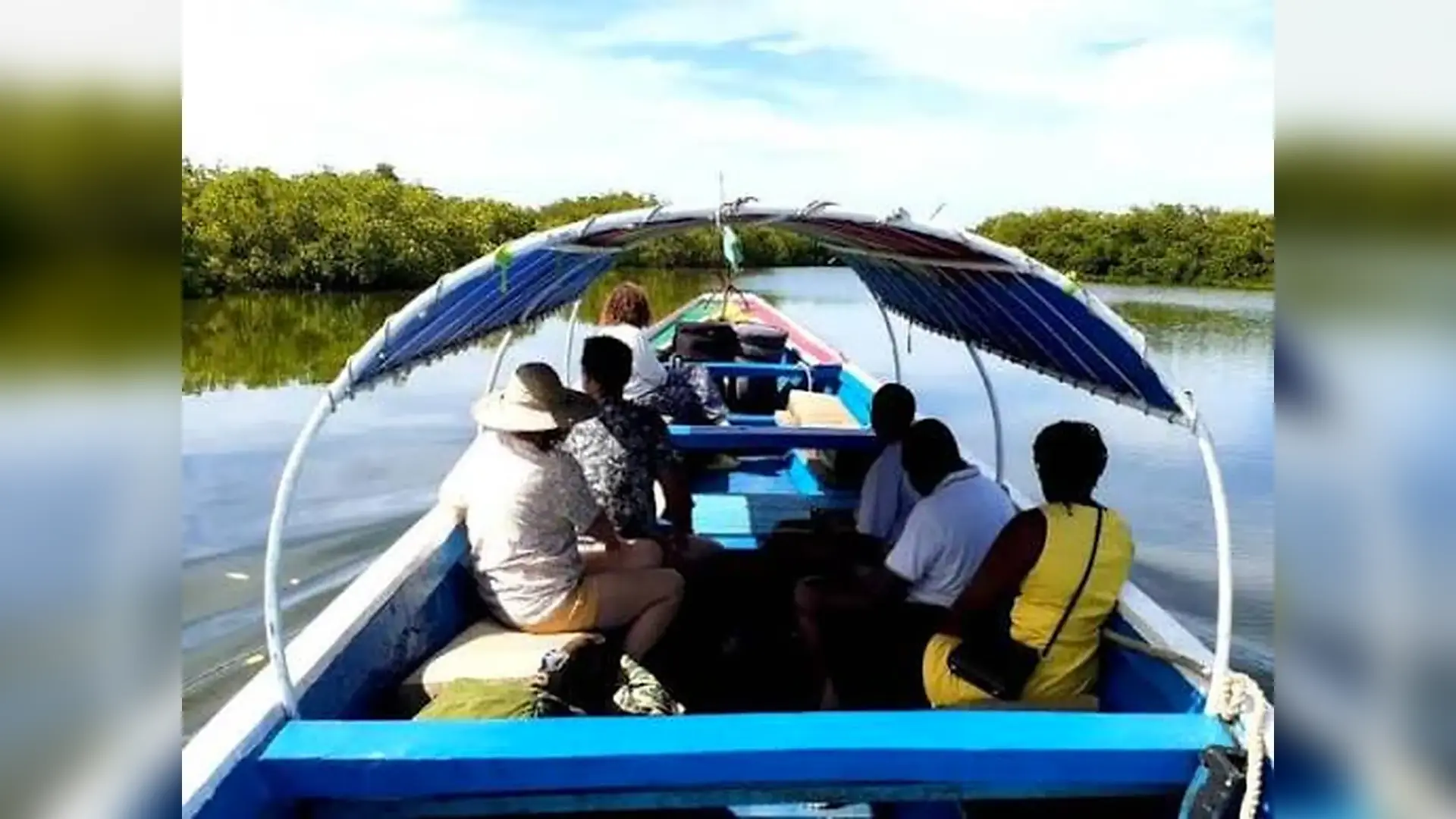 Paseo en piragua entre manglares en Circuitos combinados por Senegal, Senegal