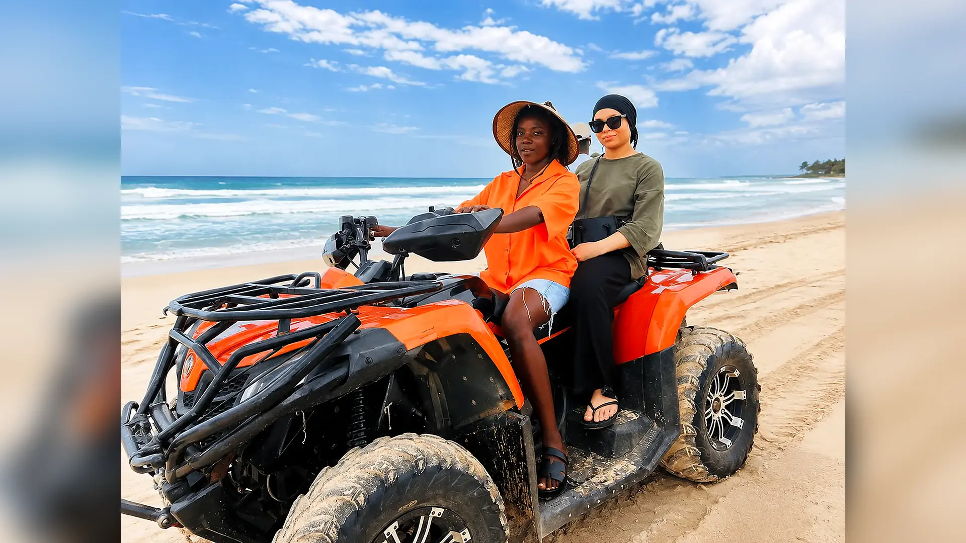 Ruta en quad entre pistas y playa en Lago Rosa, Senegal