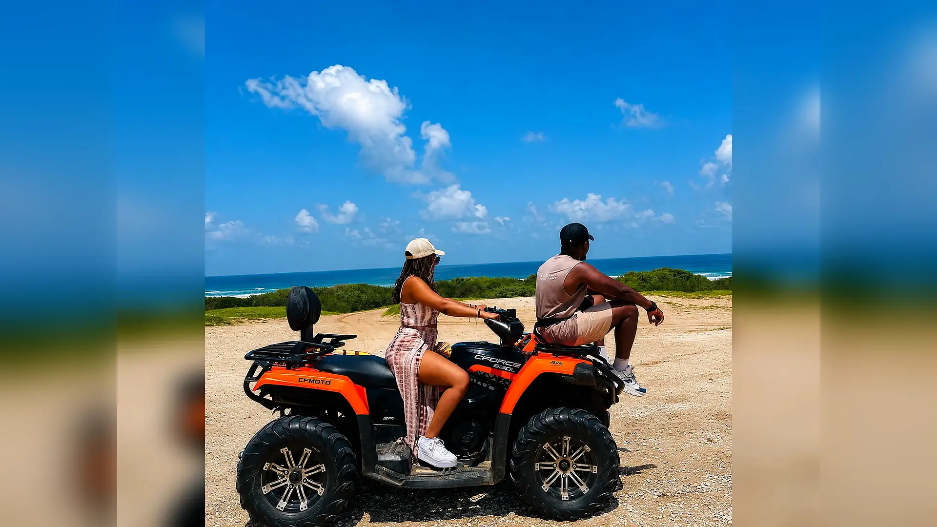 Ruta en quad entre pistas y playa en Lago Rosa, Senegal
